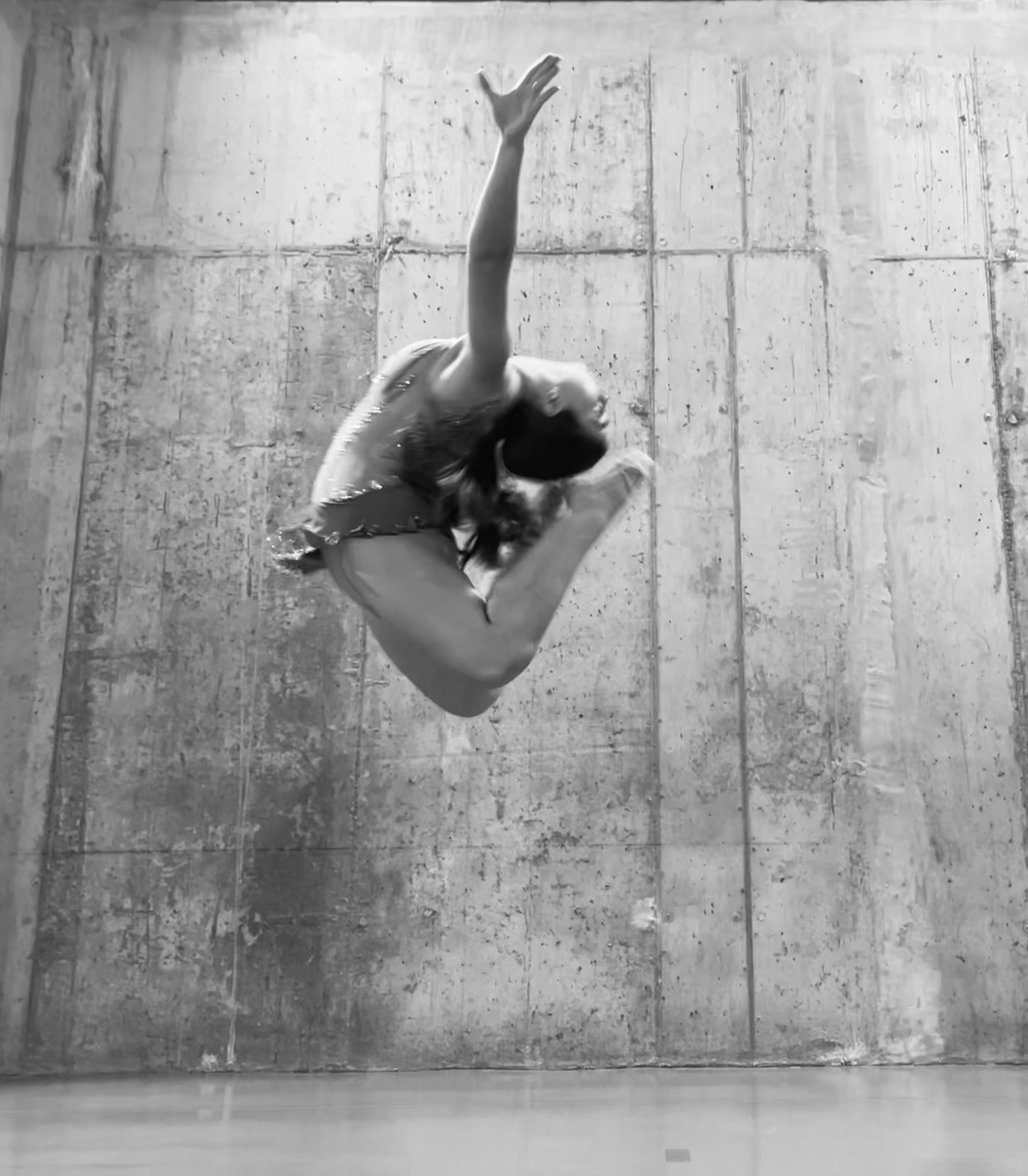 Salt artístic d’una gimnasta de Nexa